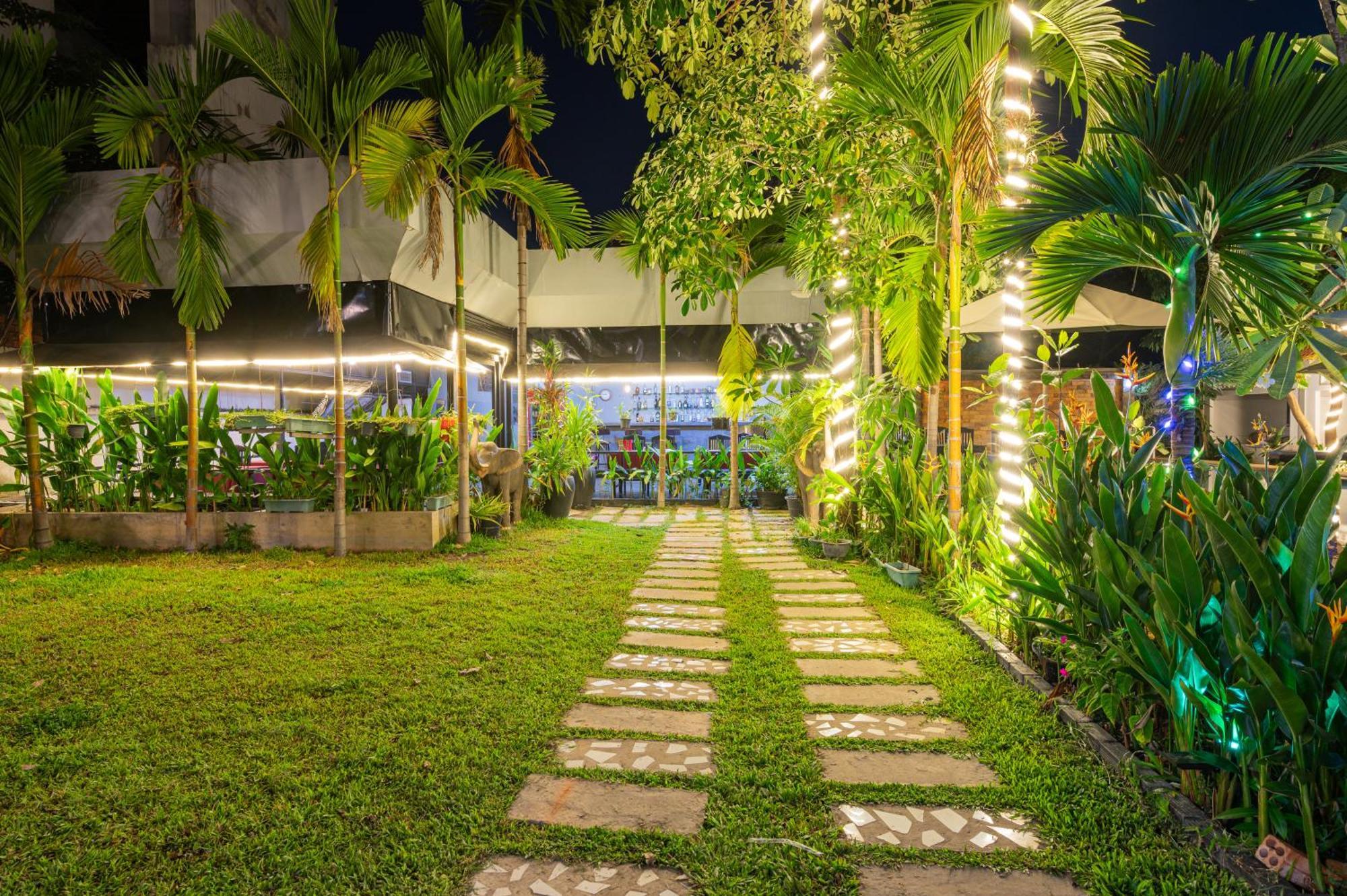 Damnak Soksan Hotel Siem Reap Exterior photo
