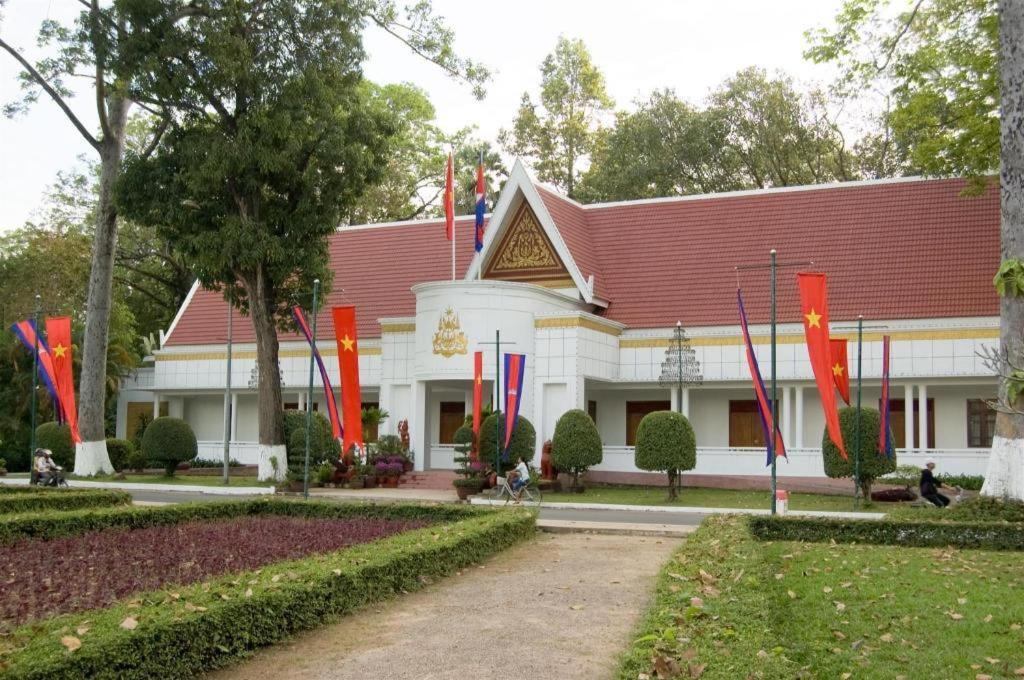 Damnak Soksan Hotel Siem Reap Exterior photo