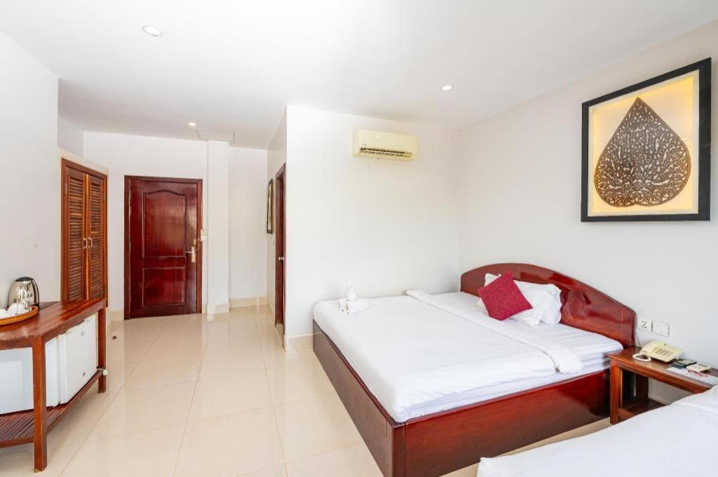 Damnak Soksan Hotel Siem Reap Exterior photo
